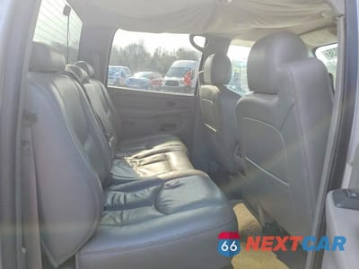 Zdjęcie 10 z 13 samochodu: 2006 CHEVROLET SILVERADO C3500 VIN:1GCJC33D16F152239 - miniatura