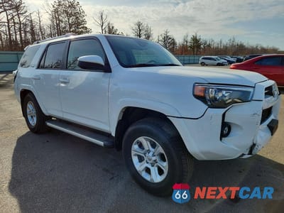 Czwarte zdjęcie samochodu z boku: 2024 TOYOTA 4RUNNER SR5 VIN:JTEMU5JR3R6263296 - miniatura