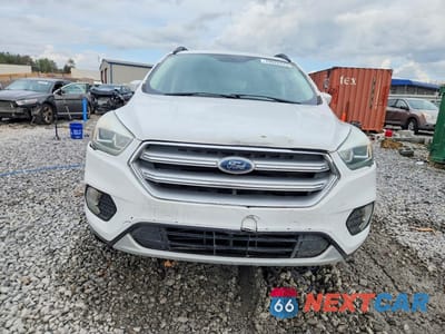 Piąte zdjęcie samochodu w środku: 2017 FORD ESCAPE SE VIN:1FMCU9GD6HUC03943 - miniatura