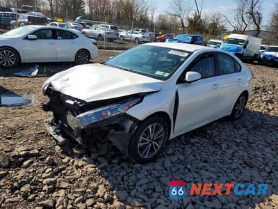 2022 KIA FORTE LXS 3KPF24AD2NE462619 - główne zdjęcie licytacji z USA - miniatura