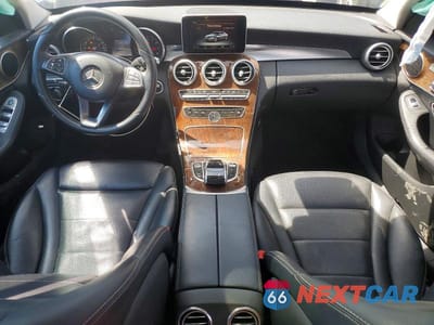 Zdjęcie 8 z 11 samochodu: 2016 MERCEDES-BENZ C 300 4MATIC VIN:55SWF4KB4GU138052 - miniatura