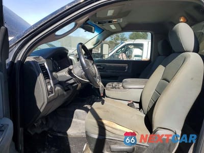 Zdjęcie 7 z 14 samochodu: 2018 RAM 5500 ROLLBACK TRUCK VIN:3C7WRNDL0JG270492 - miniatura