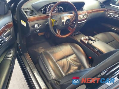 Zdjęcie 8 z 13 samochodu: 2007 MERCEDES-BENZ S 550 VIN:WDDNG71X97A067812 - miniatura