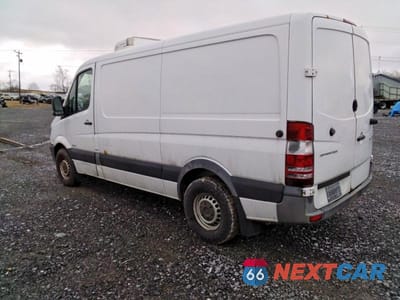 Drugie zdjęcie samochodu z przodu: 2014 MERCEDES BENZ SPRINTER 2500 VIN:WD3PE7CCXE5824798 - miniatura
