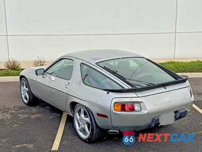 Trzecie zdjęcie samochodu z tyłu: 1982 PORSCHE 928 VIN:WP0JA092XCS820309 - miniatura
