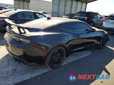 Trzecie zdjęcie samochodu z tyłu: 2018 CHEVROLET CAMARO ZL1 VIN:1G1FK1R63J0188802 - miniatura