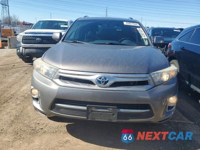 Piąte zdjęcie samochodu w środku: 2013 TOYOTA HIGHLANDER HYBRID LIMITED VIN:JTEDC3EH0D2014639 - miniatura