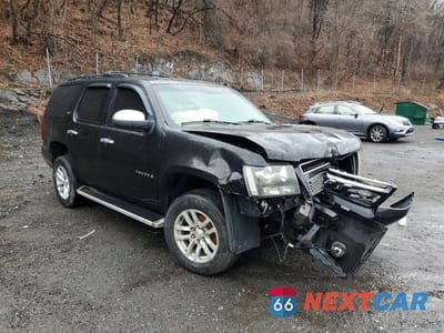 Czwarte zdjęcie samochodu z boku: 2008 CHEVROLET TAHOE K1500 VIN:1GNFK13018J195254 - miniatura