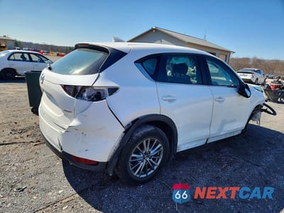Trzecie zdjęcie samochodu z tyłu: 2018 MAZDA CX-5 SPORT VIN:JM3KFBBMXJ0461265 - miniatura