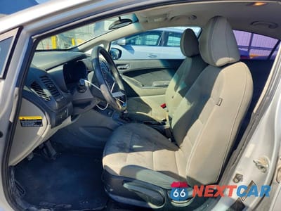 Zdjęcie 7 z 13 samochodu: 2015 KIA FORTE LX VIN:KNAFK4A68F5427756 - miniatura