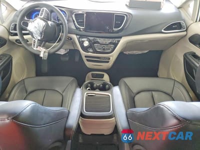 Zdjęcie 8 z 13 samochodu: 2024 CHRYSLER PACIFICA TOURING L VIN:2C4RC1BG1RR125218 - miniatura