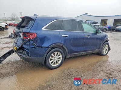 Trzecie zdjęcie samochodu z tyłu: 2017 KIA SORENTO LX V6 VIN:5XYPGDA54HG316552 - miniatura