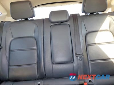 Zdjęcie 10 z 13 samochodu: 2020 JAGUAR E-PACE VIN:SADFK2FX9L1011117 - miniatura
