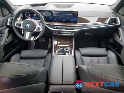 Zdjęcie 8 z 13 samochodu: 2025 BMW X5 XDRIVE50E VIN:5UX43EU01S9Y60695 - miniatura
