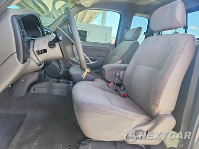 Zdjęcie 7 z 13 samochodu: 2004 TOYOTA TACOMA BASE VIN:5TEVL52N24Z386395 - miniatura