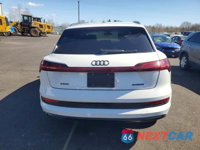Zdjęcie 6 z 12 samochodu: 2022 AUDI E-TRON PREMIUM VIN:WA1AAAGE2NB043236 - miniatura
