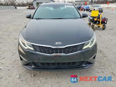 Piąte zdjęcie samochodu w środku: 2019 KIA OPTIMA LX VIN:5XXGT4L36KG369417 - miniatura