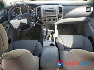 Zdjęcie 8 z 11 samochodu: 2011 TOYOTA TACOMA V6 VIN:3TMLU4ENXBM079688 - miniatura