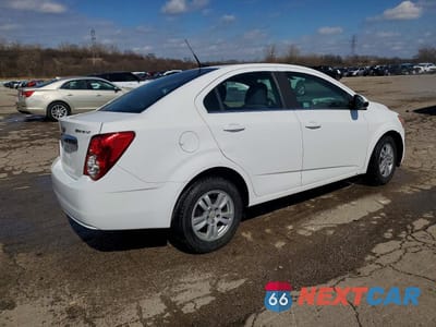 Trzecie zdjęcie samochodu z tyłu: 2014 CHEVROLET SONIC LT VIN:1G1JC5SH8E4175679 - miniatura