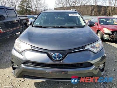 Piąte zdjęcie samochodu w środku: 2017 TOYOTA RAV4 HYBRID XLE VIN:JTMRJREV9HD135012 - miniatura