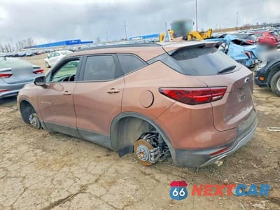 Drugie zdjęcie samochodu z przodu: 2023 CHEVROLET BLAZER 3LT VIN:3GNKBDRS1PS105820 - miniatura