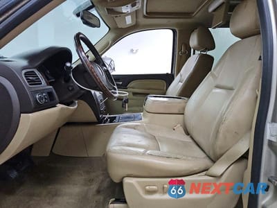 Zdjęcie 7 z 13 samochodu: 2013 GMC YUKON XL DENALI VIN:1GKS2MEF2DR128298 - miniatura