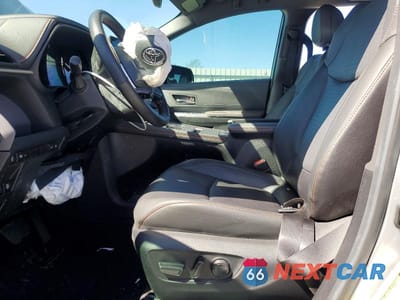 Zdjęcie 7 z 13 samochodu: 2024 TOYOTA SIENNA XSE 7-PASSENGER VIN:5TDXRKEC4RS198739 - miniatura