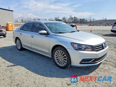 Czwarte zdjęcie samochodu z boku: 2016 VOLKSWAGEN PASSAT SE VIN:1VWBT7A39GC029083 - miniatura
