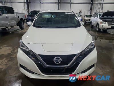Piąte zdjęcie samochodu w środku: 2018 NISSAN LEAF S VIN:1N4AZ1CP0JC300569 - miniatura