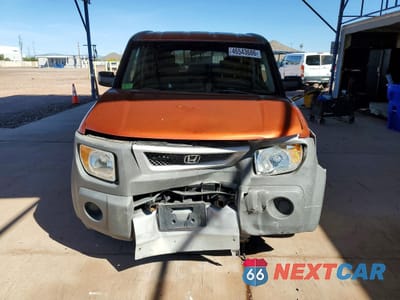 Piąte zdjęcie samochodu w środku: 2004 HONDA ELEMENT DX VIN:5J6YH18224L008428 - miniatura