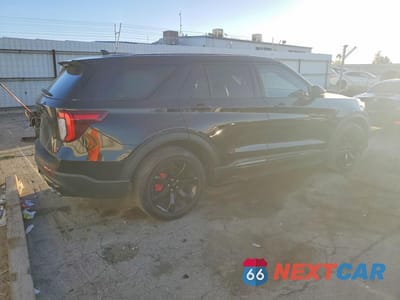 Trzecie zdjęcie samochodu z tyłu: 2022 FORD EXPLORER ST VIN:1FM5K8GC7NGC41384 - miniatura