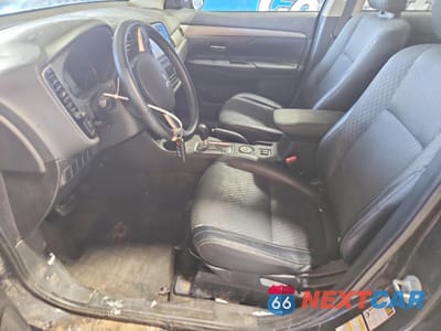 Zdjęcie 7 z 13 samochodu: 2015 MITSUBISHI OUTLANDER SE VIN:JA4AZ3A39FZ007919 - miniatura