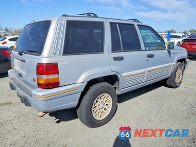 Trzecie zdjęcie samochodu z tyłu: 1995 JEEP GRAND CHEROKEE LIMITED VIN:1J4GZ78Y8SC516397 - miniatura