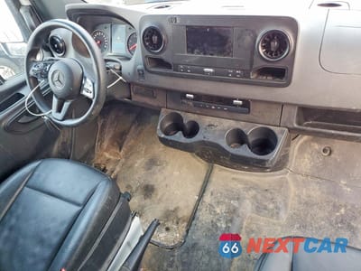 Zdjęcie 8 z 12 samochodu: 2023 MERCEDES-BENZ SPRINTER 2500 VIN:W1Y4NCVYXPT127331 - miniatura