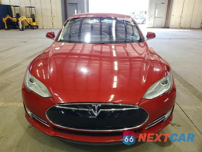 Piąte zdjęcie samochodu w środku: 2013 TESLA MODEL S VIN:5YJSA1CN7DFP08403 - miniatura