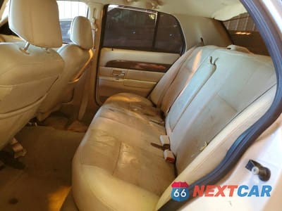 Zdjęcie 10 z 13 samochodu: 2008 MERCURY GRAND MARQUIS LS VIN:2MEFM75V98X646967 - miniatura