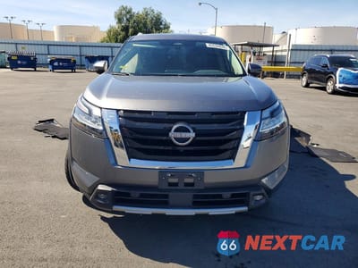 Piąte zdjęcie samochodu w środku: 2022 NISSAN PATHFINDER SL VIN:5N1DR3CB7NC261892 - miniatura