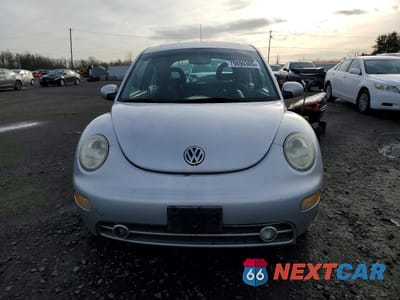 Piąte zdjęcie samochodu w środku: 2001 VOLKSWAGEN NEW BEETLE GLS VIN:3VWCD21C91M418767 - miniatura