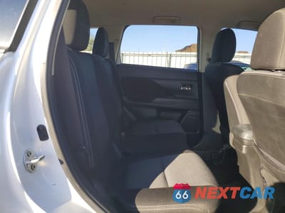 Zdjęcie 11 z 15 samochodu: 2017 MITSUBISHI OUTLANDER SE VIN:JA4AZ3A33HZ007269 - miniatura