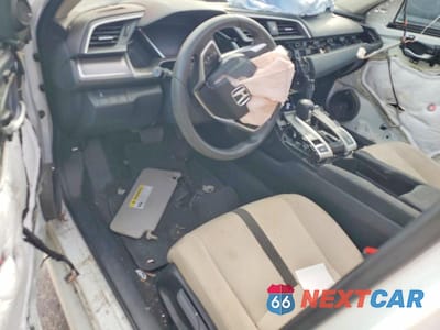 Zdjęcie 8 z 11 samochodu: 2017 HONDA CIVIC EX VIN:2HGFC1F39HH659258 - miniatura