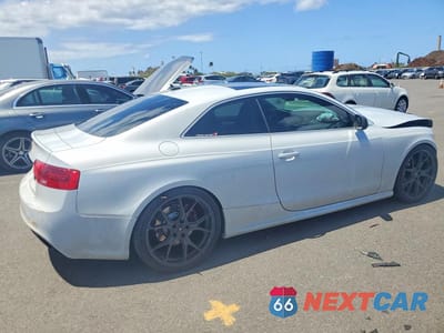 Trzecie zdjęcie samochodu z tyłu: 2013 AUDI RS5 VIN:WUAC6AFR3DA901048 - miniatura