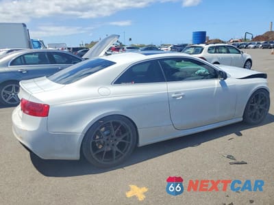 Trzecie zdjęcie samochodu z tyłu: 2013 AUDI RS5 VIN:WUAC6AFR3DA901048 - miniatura