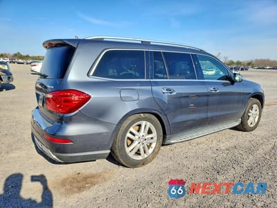 Trzecie zdjęcie samochodu z tyłu: 2015 MERCEDES-BENZ GL 450 4MATIC VIN:4JGDF6EE7FA463548 - miniatura
