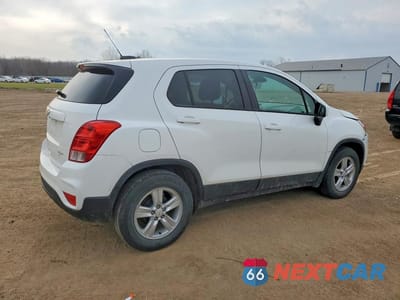 Trzecie zdjęcie samochodu z tyłu: 2020 CHEVROLET TRAX LS VIN:KL7CJKSB2LB064065 - miniatura