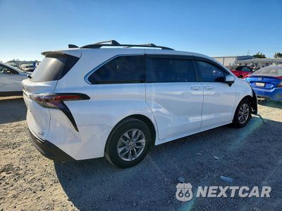 Trzecie zdjęcie samochodu z tyłu: 2023 TOYOTA SIENNA LE 8-PASSENGER VIN:5TDKRKEC3PS145683 - miniatura