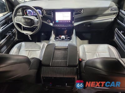 Zdjęcie 8 z 13 samochodu: 2024 JEEP WAGONEER L SERIES III VIN:1C4SJSDP7RS109503 - miniatura