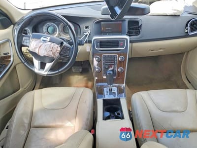 Zdjęcie 8 z 11 samochodu: 2012 VOLVO S60 T5 VIN:YV1622FS2C2127599 - miniatura