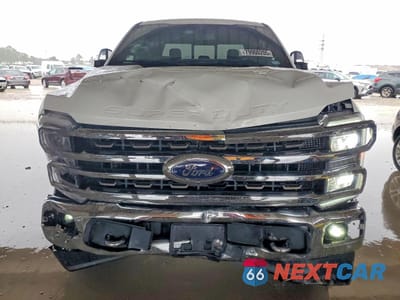 Piąte zdjęcie samochodu w środku: 2024 FORD F250 SUPER DUTY VIN:1FT8W2BT3REF13537 - miniatura