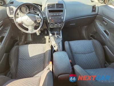 Zdjęcie 8 z 12 samochodu: 2012 MITSUBISHI OUTLANDER SPORT SE VIN:JA4AP4AU8CZ006390 - miniatura