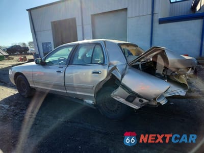 Drugie zdjęcie samochodu z przodu: 1998 FORD CROWN VICTORIA LX VIN:2FAFP74W9WX187901 - miniatura